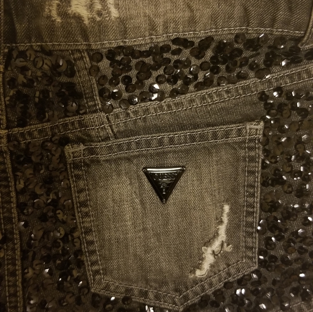 GUESS Shorts - Picture 4 of 4